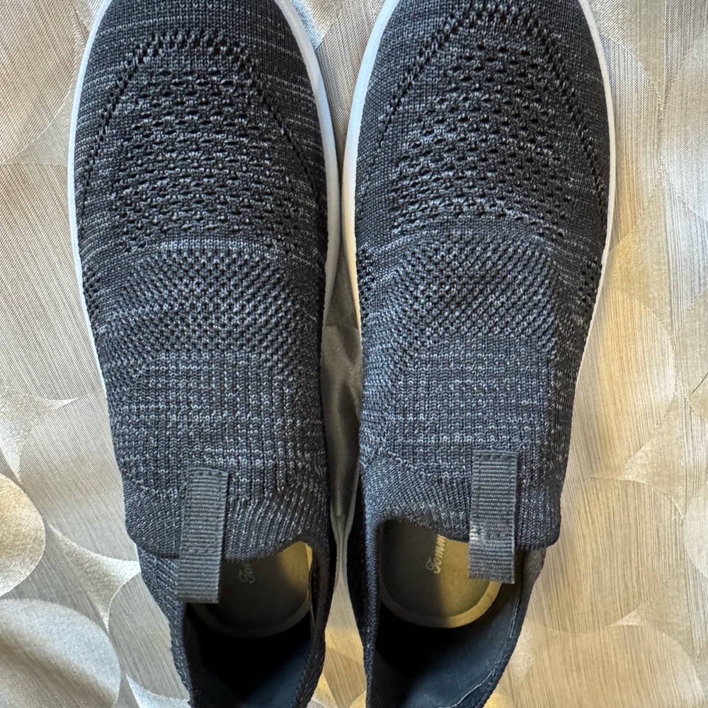 Tommy Bahama Women's Black Knit Slip-On Sneakers